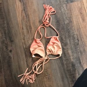 SOLD ♥️ Acacia Uns Top sz M, papaya and nude?